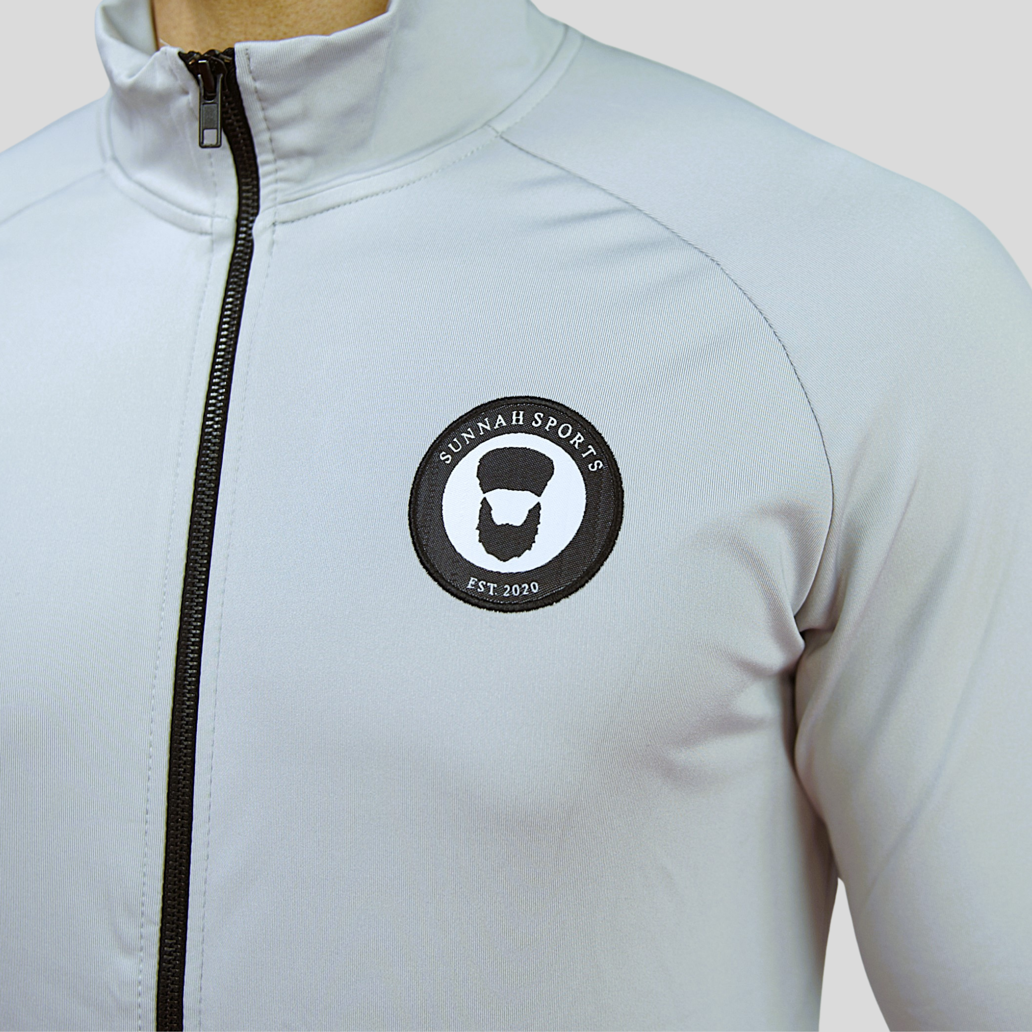 Trainingsanzug – leicht & funktional  (Hellgrau)