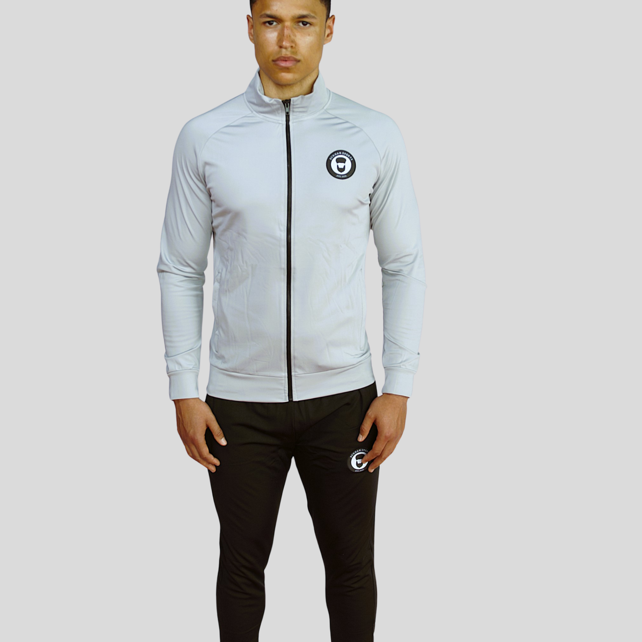 Trainingsanzug – leicht & funktional  (Hellgrau)