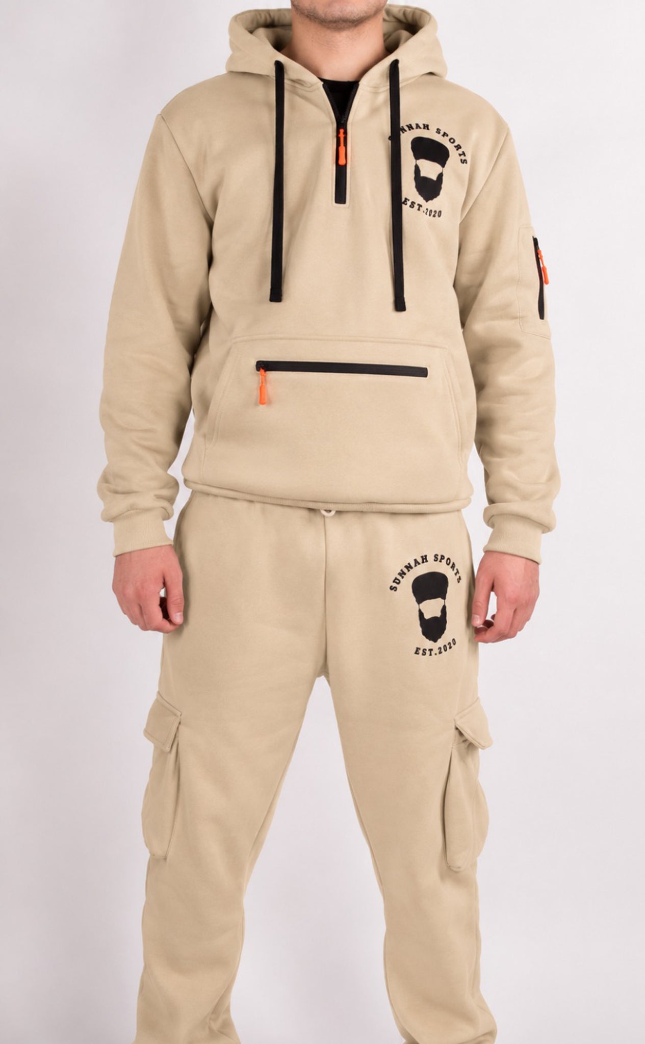 Cargo-Trainingsanzug Beige– mit Kapuze