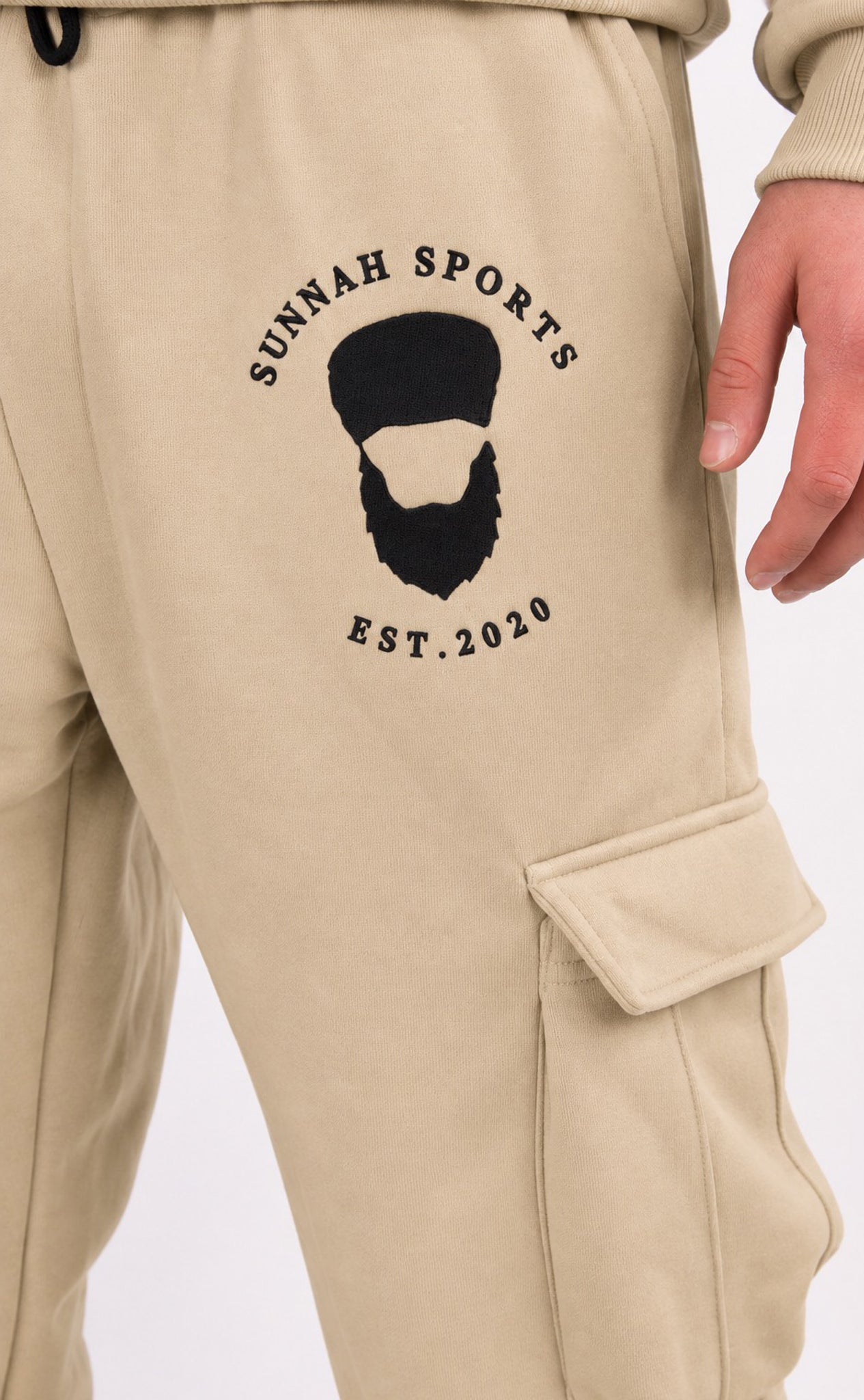 Cargo-Trainingsanzug Beige– mit Kapuze