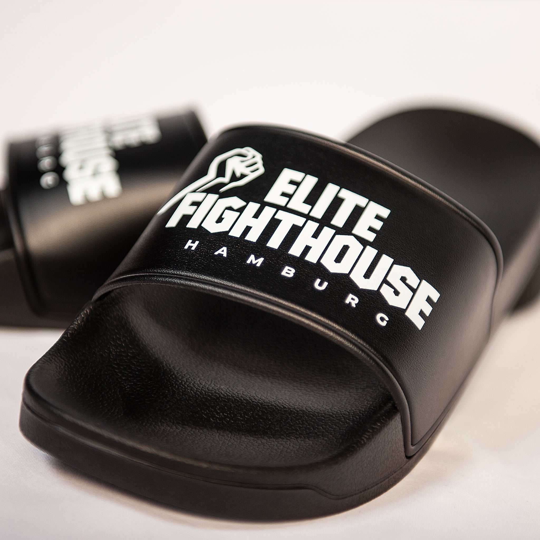 Sunnah Sports x Elite Fighthouse - Badelatschen / Badeschuhe