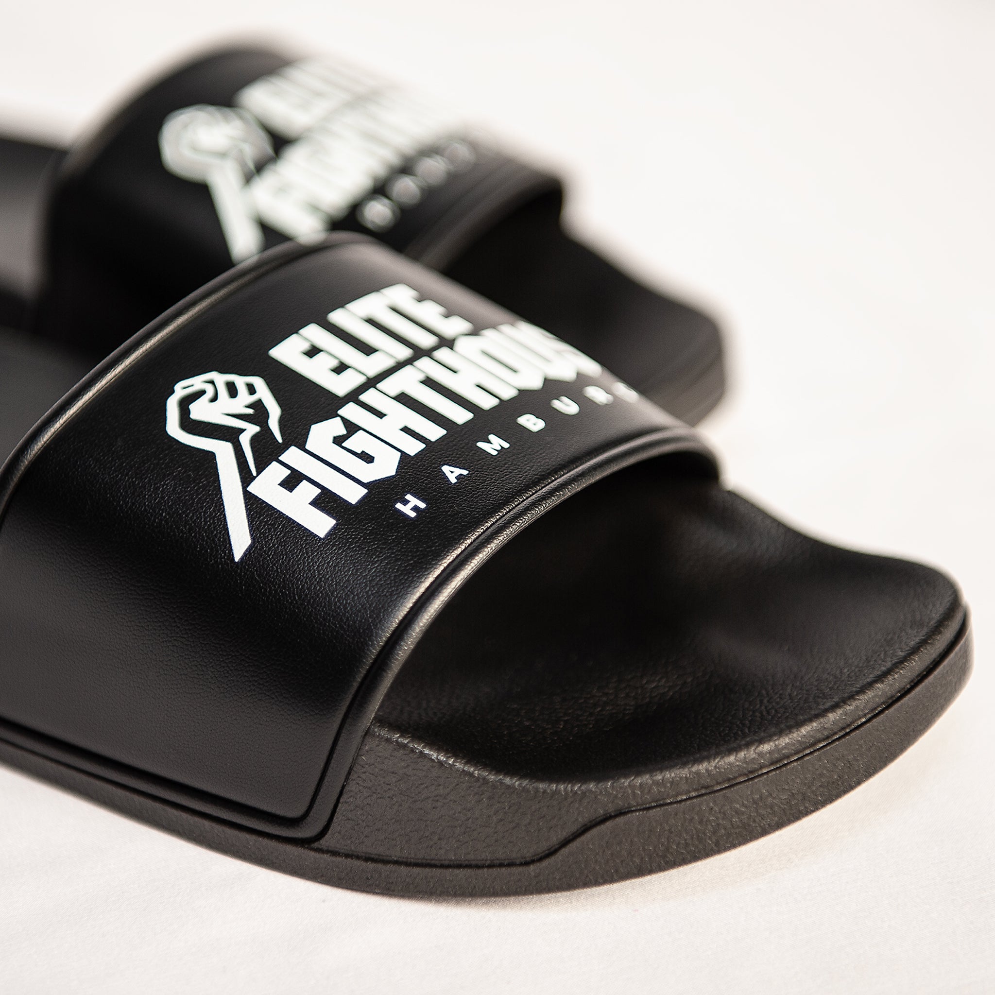 Sunnah Sports x Elite Fighthouse - Badelatschen / Badeschuhe